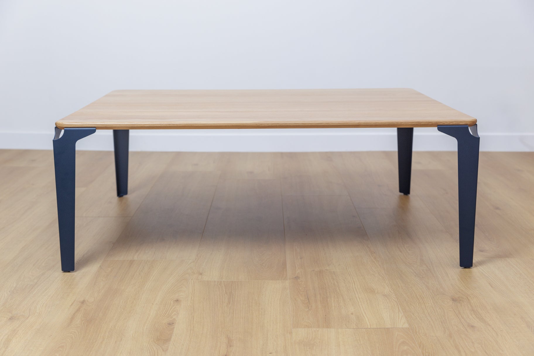 table basse bois et acier Biarritz de couleur bleu acier