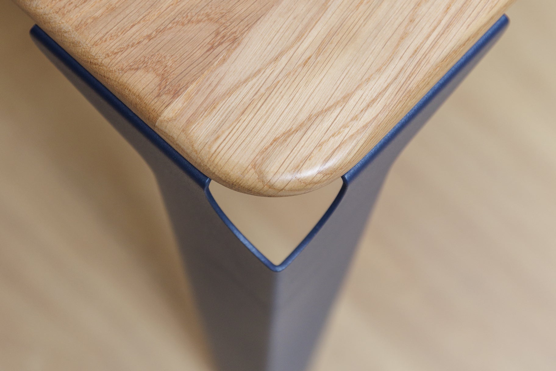 table basse bois et acier Biarritz de couleur bleu acier
