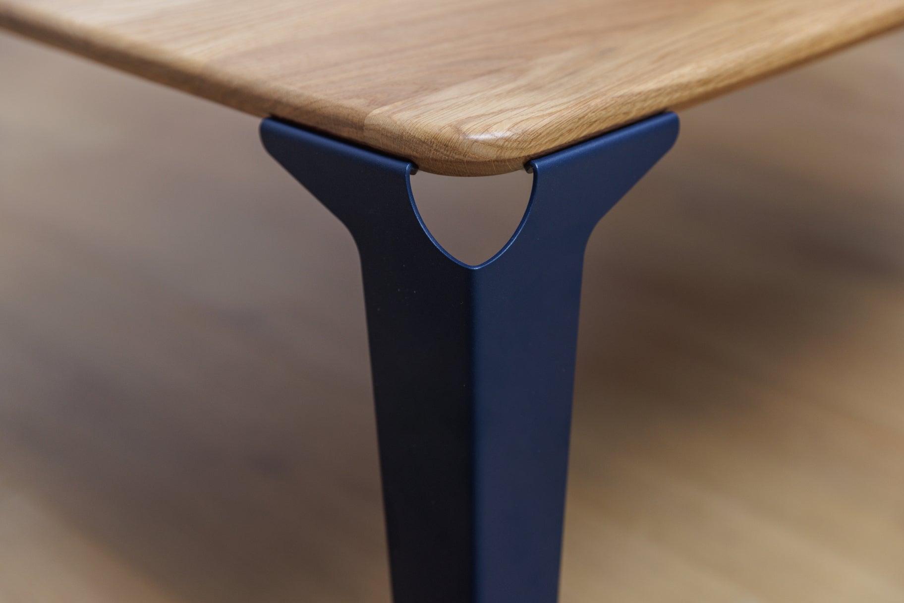 table basse bois et acier Biarritz de couleur bleu acier