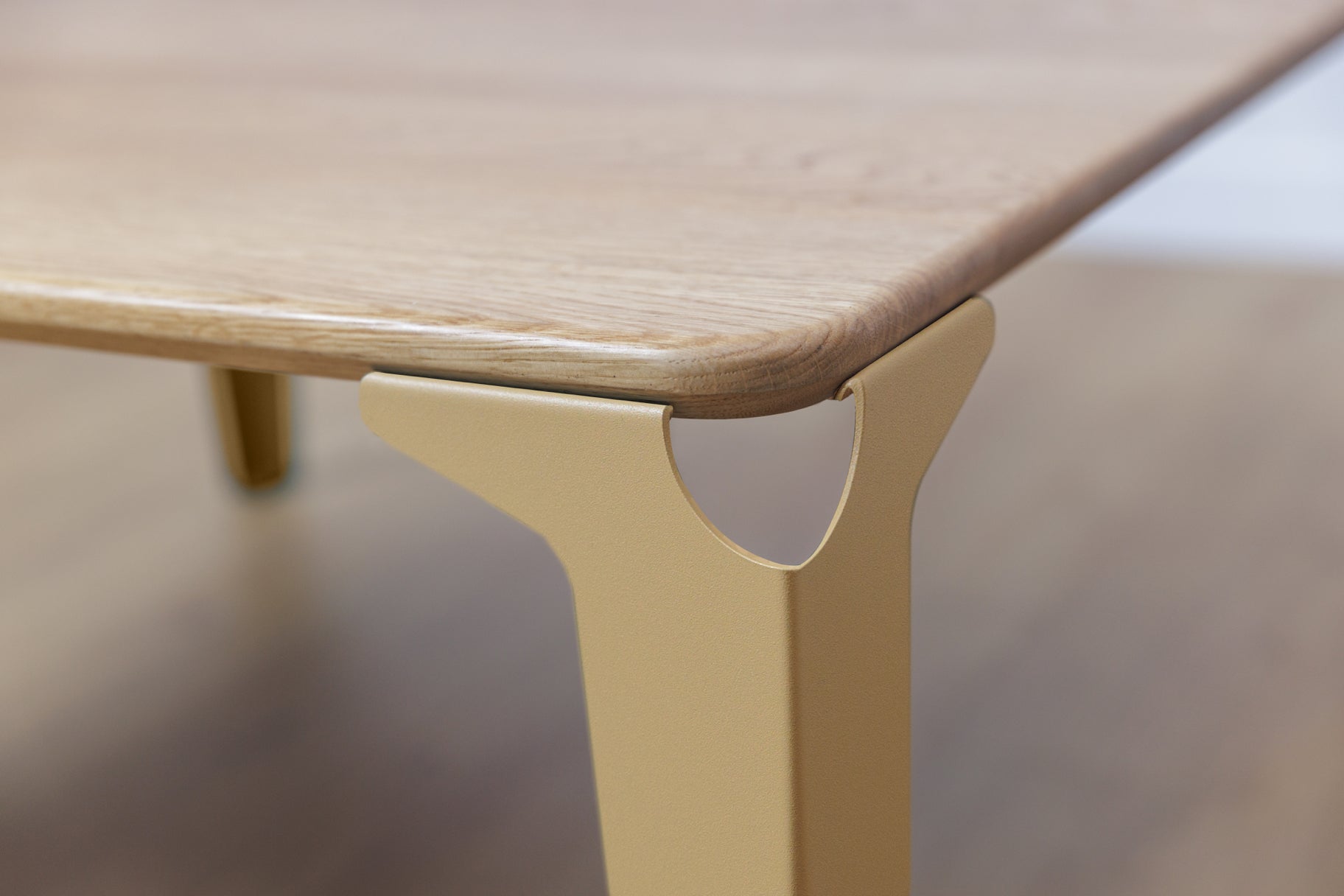 table basse bois et acier Biarritz de couleur beige