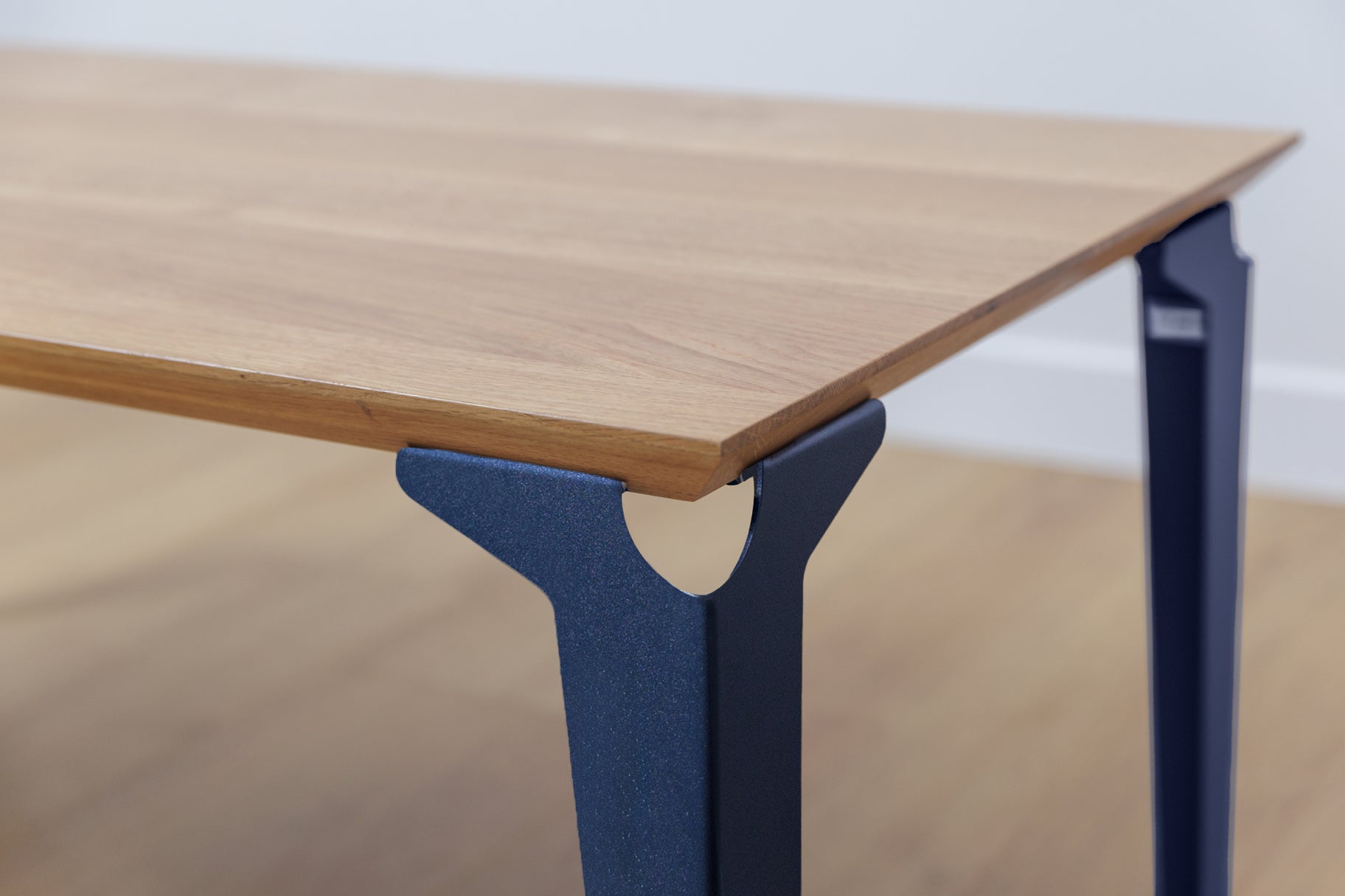 table basse bois et acier bleu acier Laval - atelier percheron