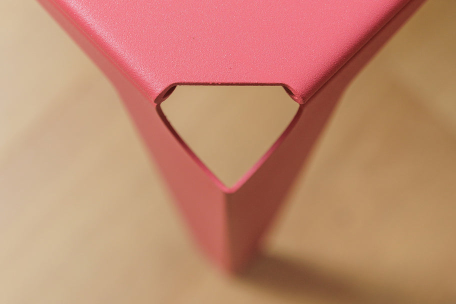 Banc acier thermolaqué rose Toulouse - Atelier percheron
