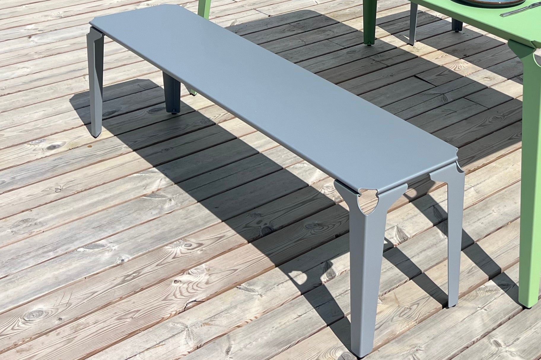 Banc en acier gris design