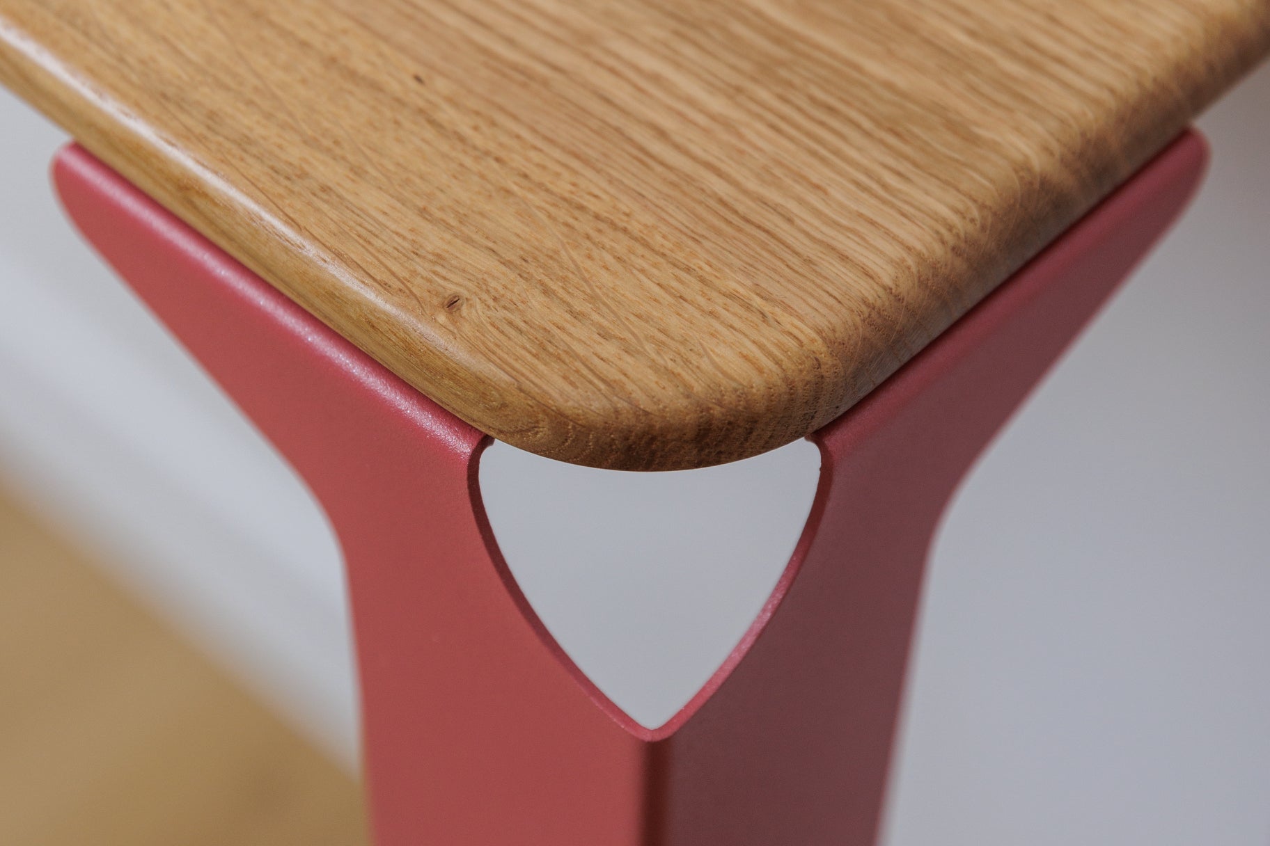 console Vittel plateau bois massif de chêne et pieds acier rose