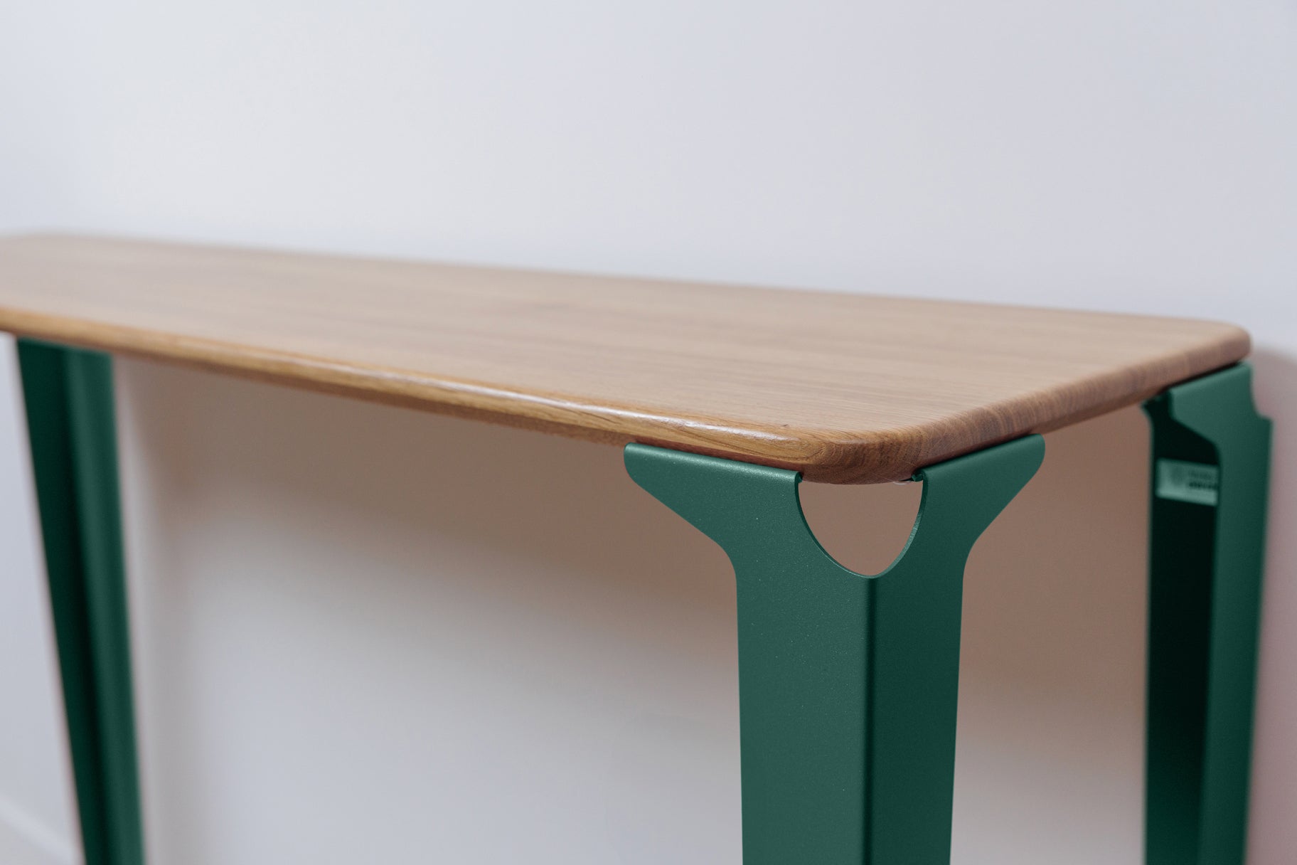 console Vittel plateau bois massif de chêne et pieds acier vert mousse