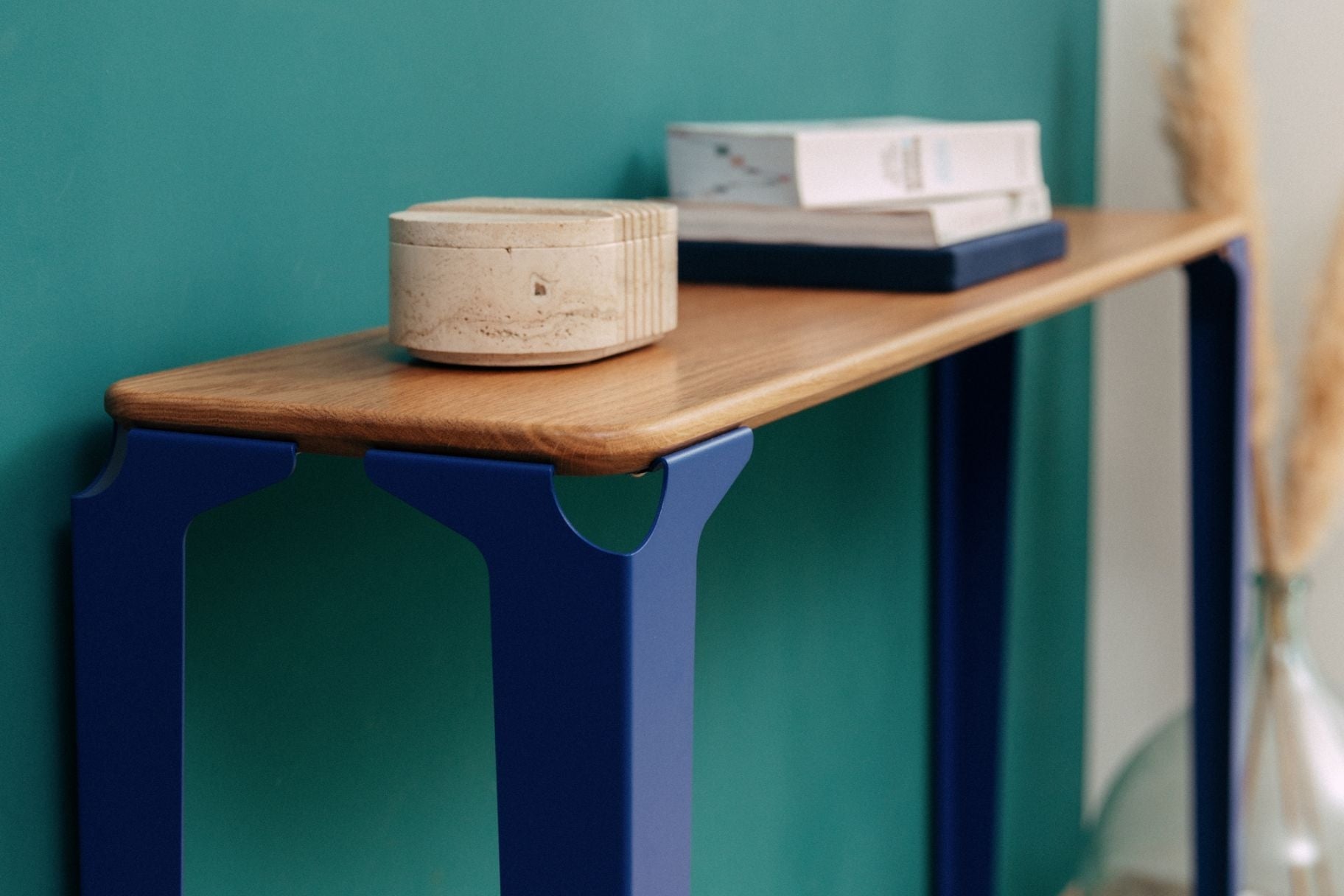 console entrée chêne massif et acier bleu outremer