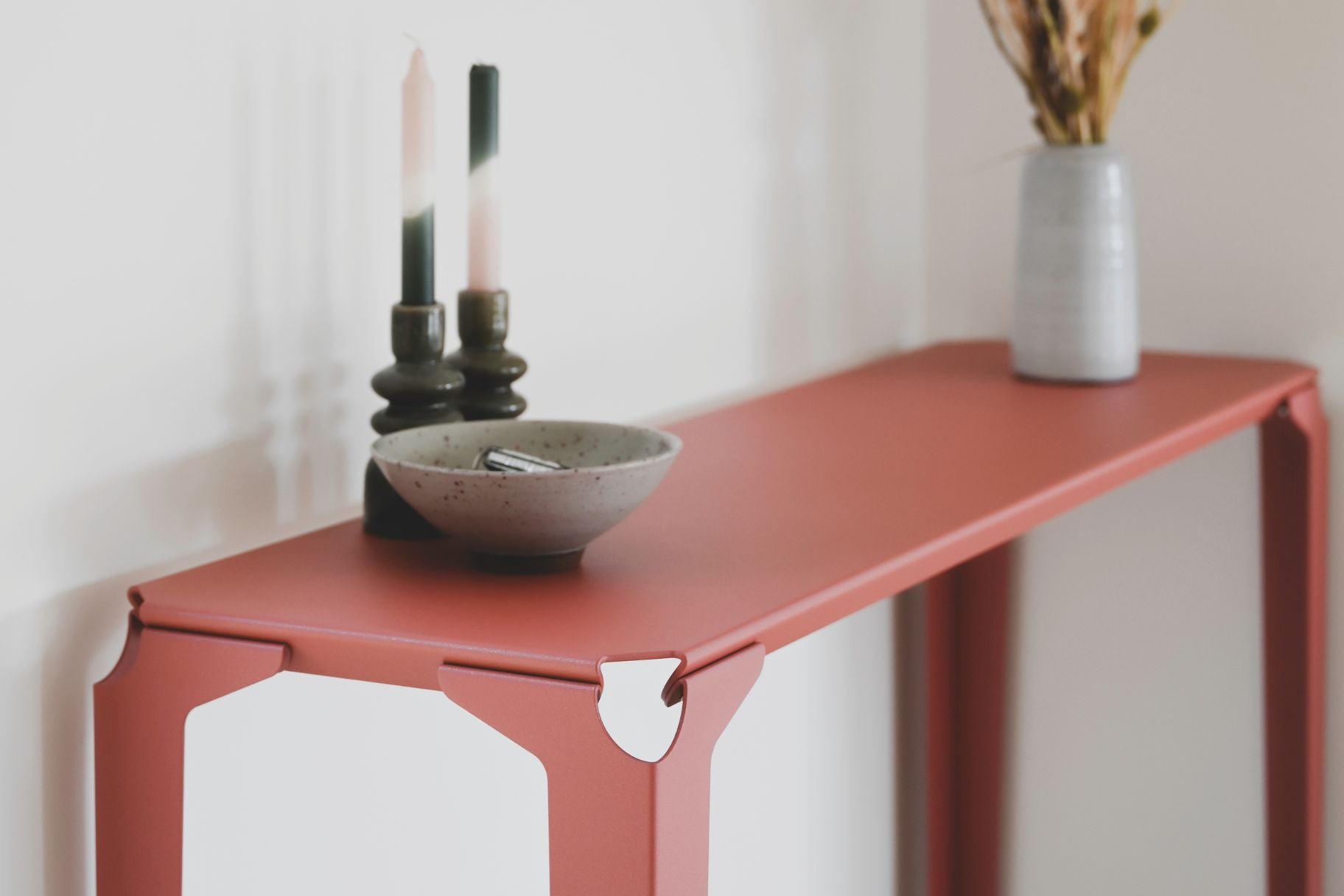 Console chantilly en acier rose