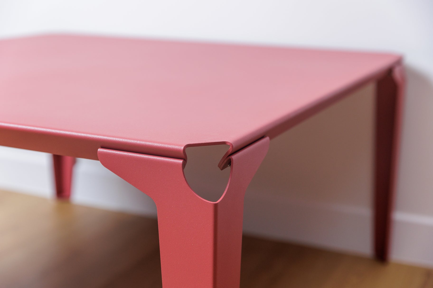 Table basse jullouville couleur rose