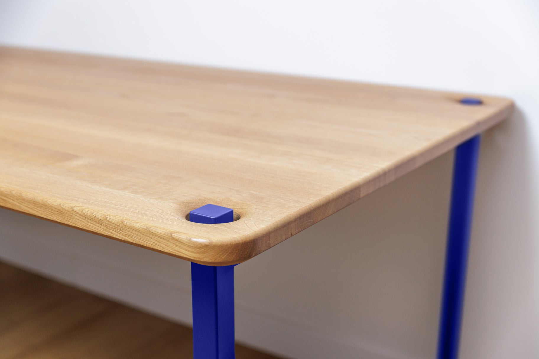 Table à manger bois et acier bleu outremer Mamers - atelier percheron